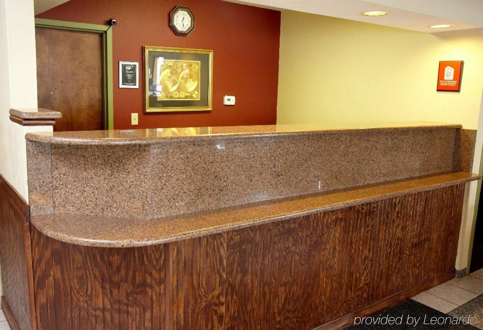 Red Roof Inn Denver Екстериор снимка